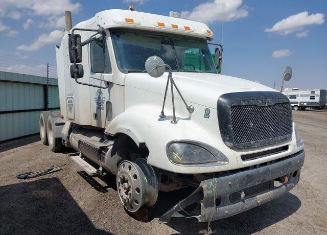 2005 FREIGHTLINER Columbia