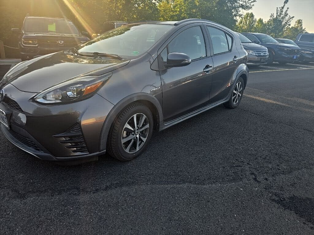 2018 TOYOTA Prius