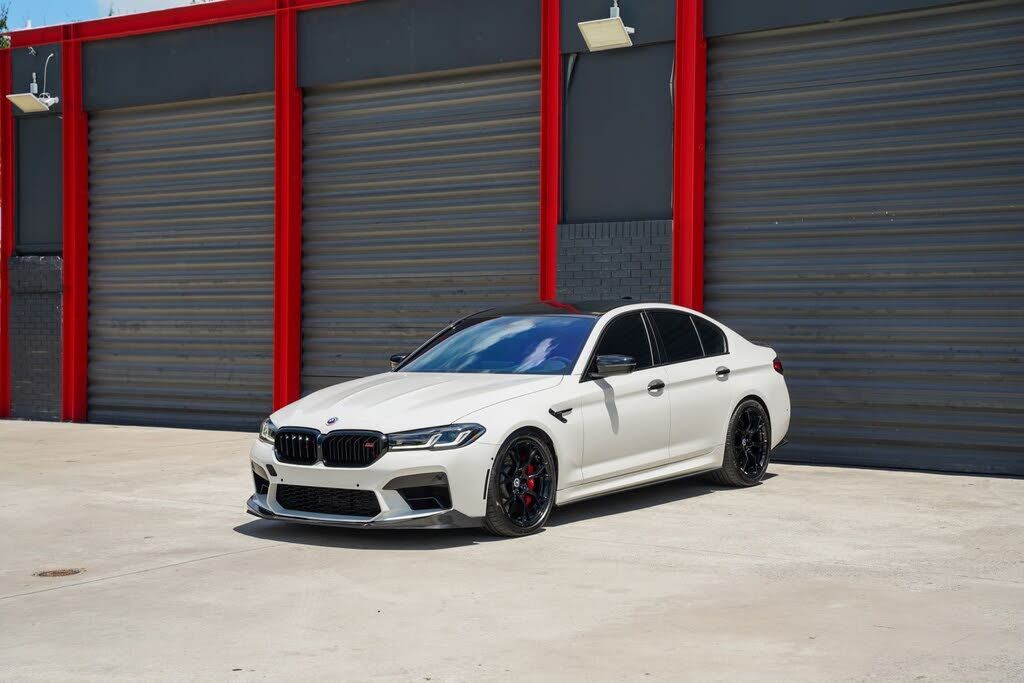 2023 BMW M5
