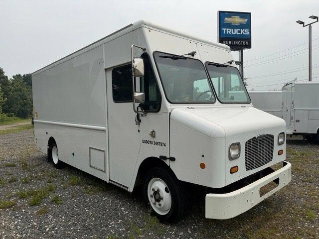 2015 FREIGHTLINER MT 45 Chassis