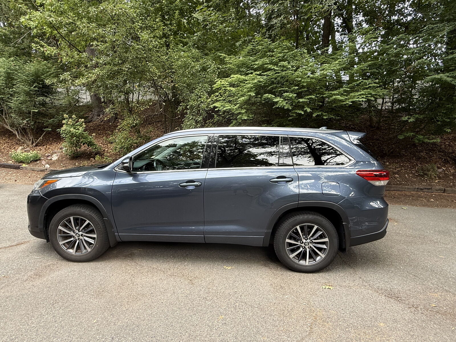 2017 TOYOTA Highlander