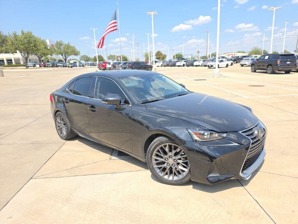 2019 LEXUS IS