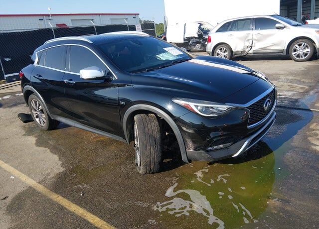 2017 INFINITI QX30