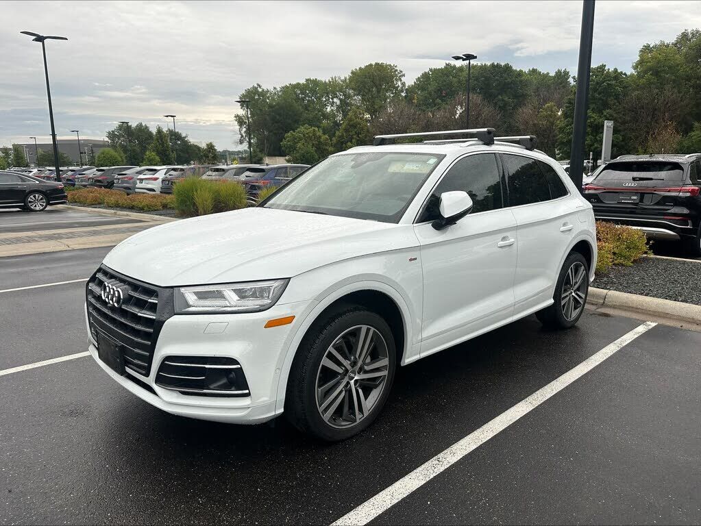 2020 AUDI Q5 e