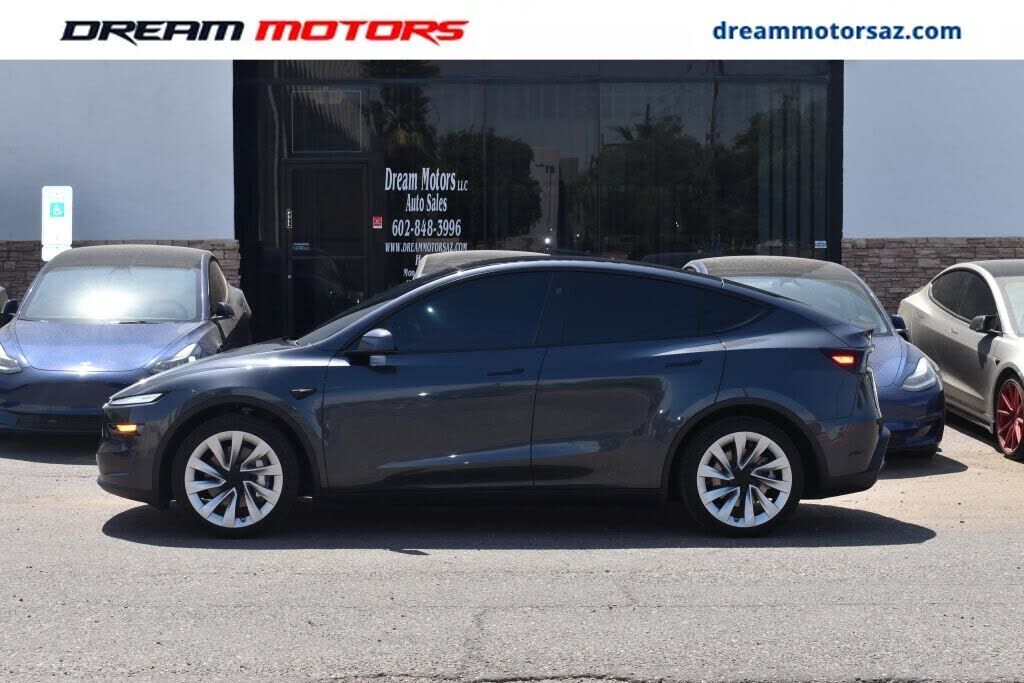 2026 TESLA Model Y