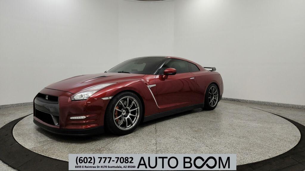 2015 NISSAN GT-R