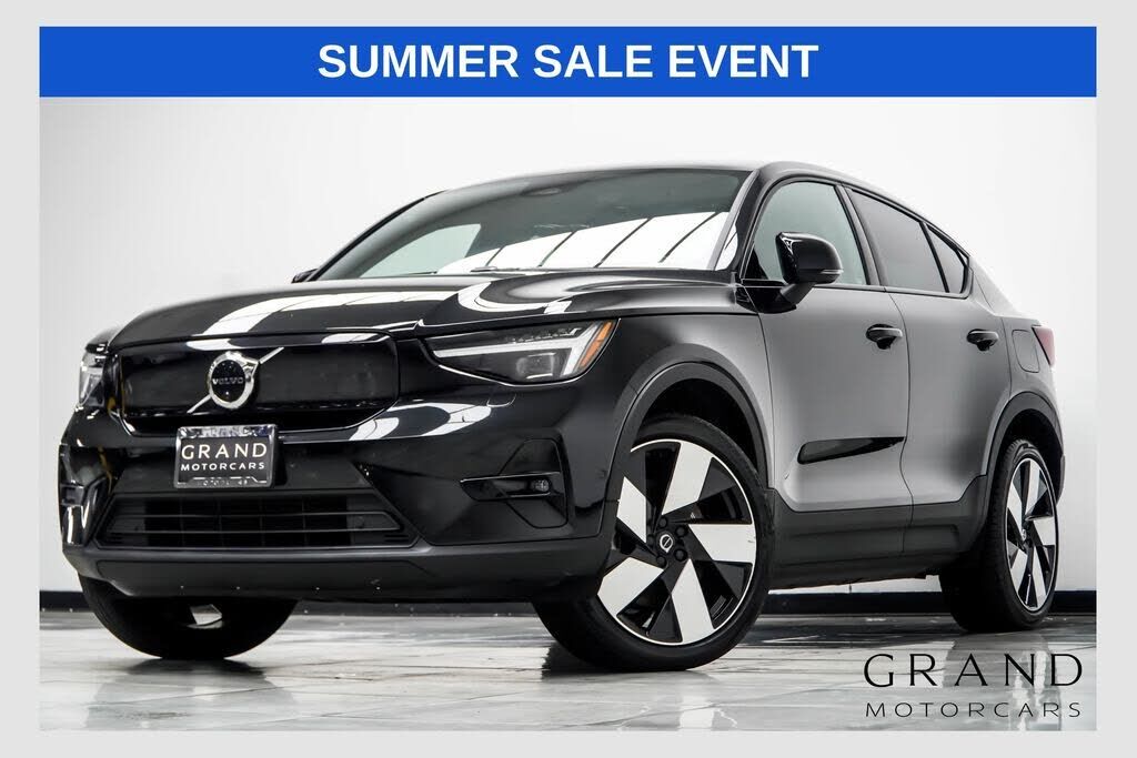 2023 VOLVO C40