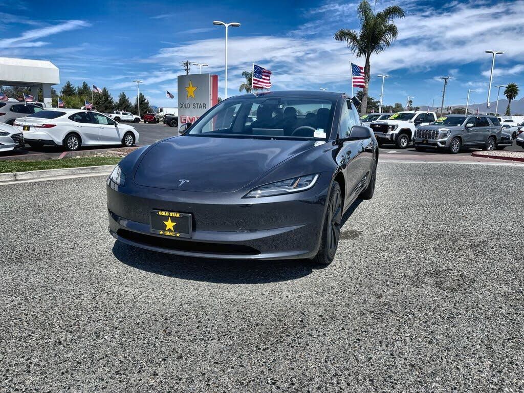2025 TESLA Model 3