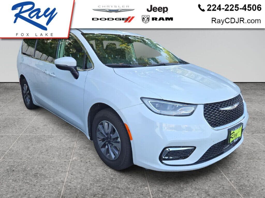 2023 CHRYSLER Pacifica