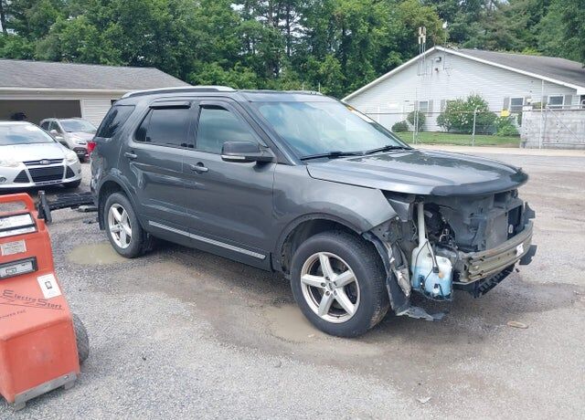 2017 FORD Explorer