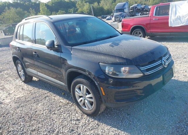 2016 VOLKSWAGEN Tiguan