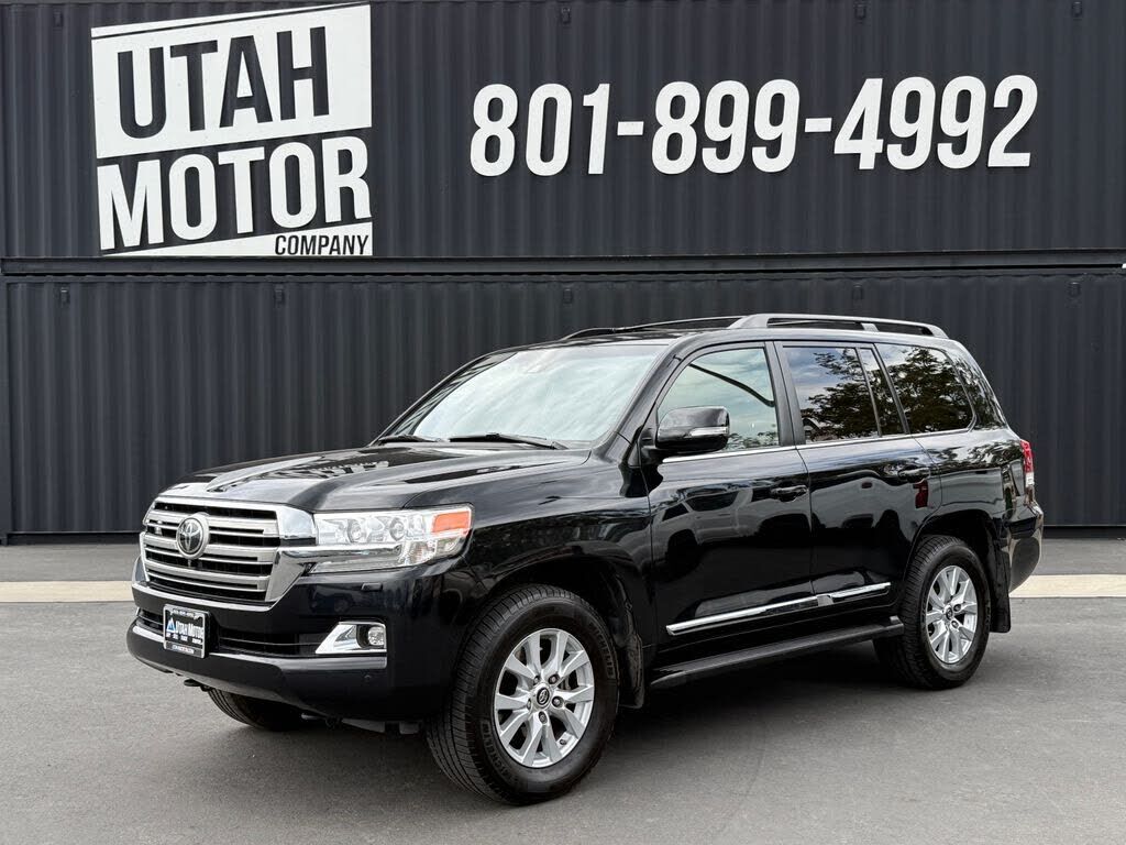 2019 TOYOTA Land Cruiser
