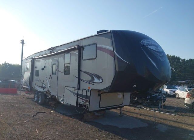 2015 FOREST RIVER Wildwood Laminated Towables