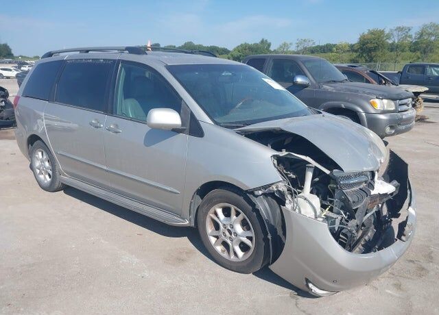 2004 TOYOTA Sienna