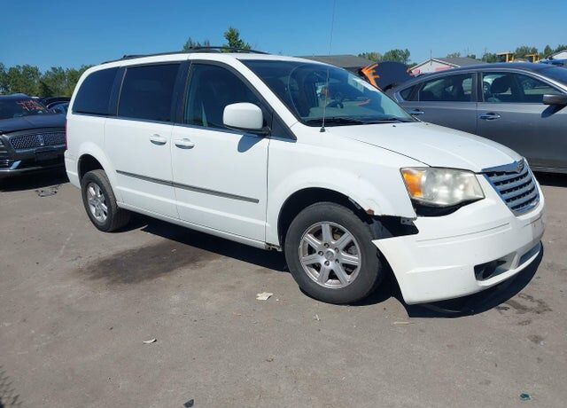 2010 CHRYSLER Town and Country
