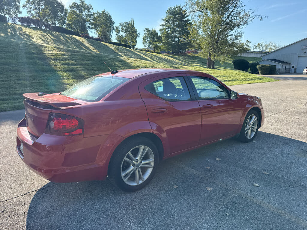 2012 DODGE Avenger