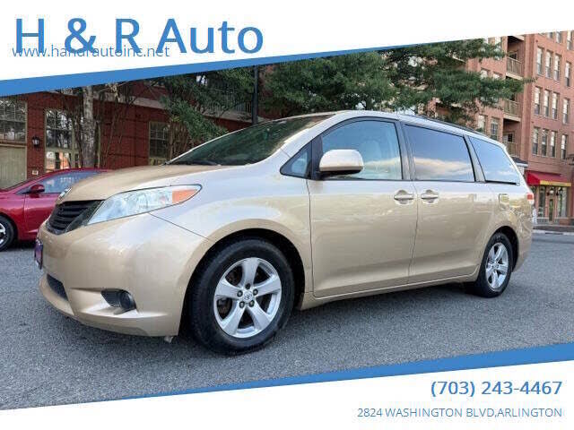 2011 TOYOTA Sienna