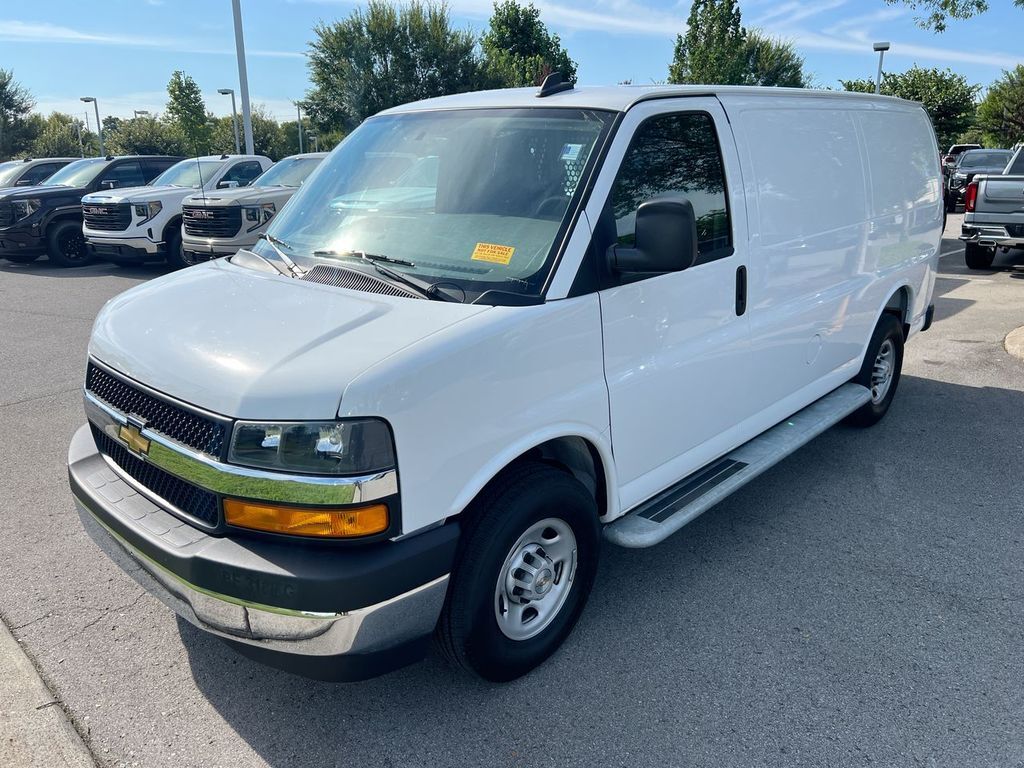 2025 CHEVROLET Express