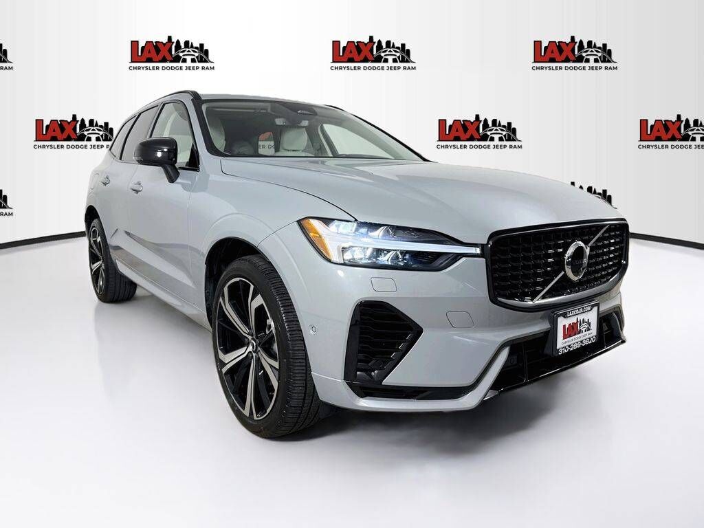 2025 VOLVO XC60
