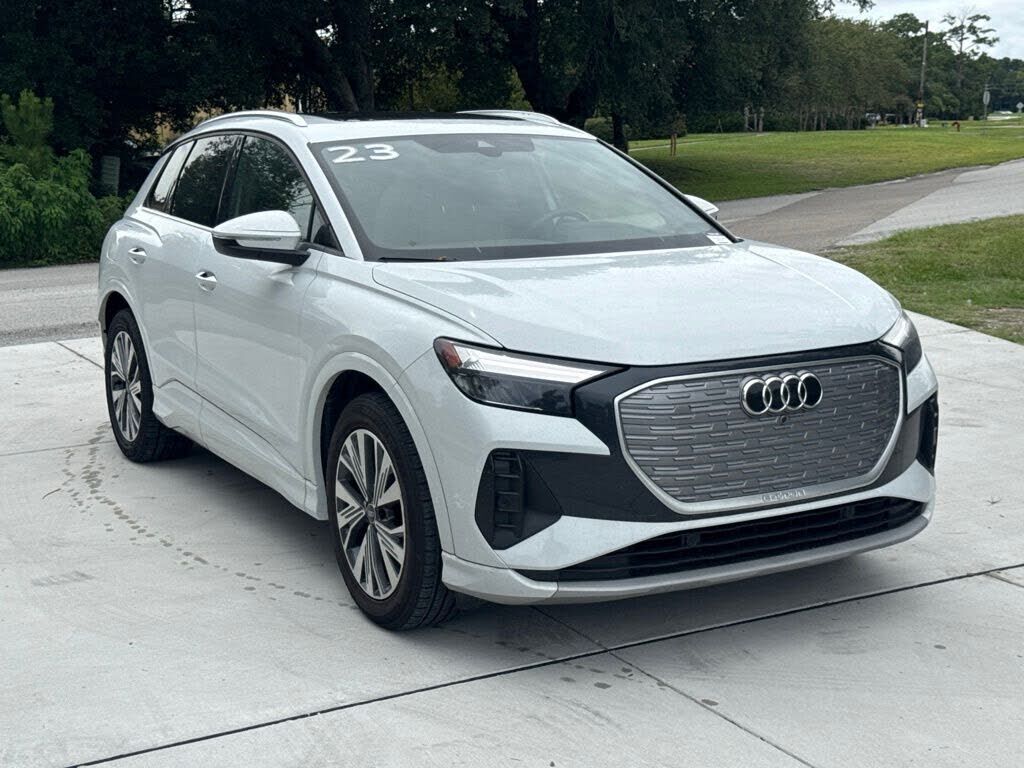 2023 AUDI Q4