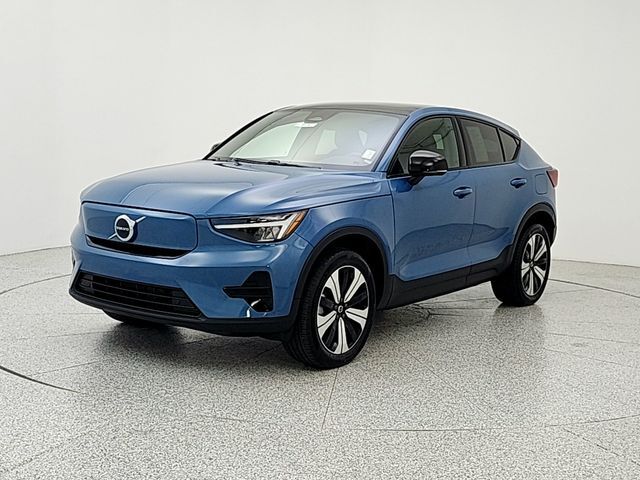 2023 VOLVO C40