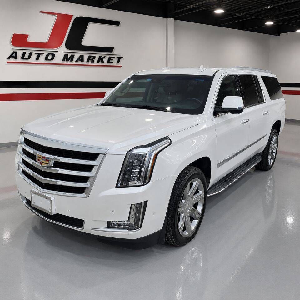 2018 CADILLAC Escalade ESV