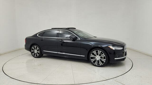 2023 VOLVO S90