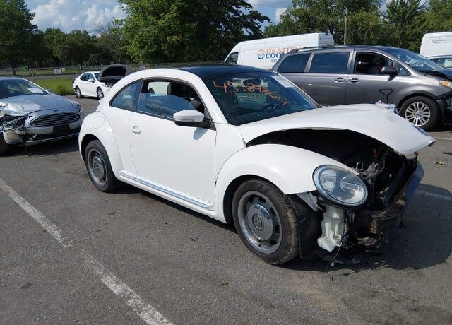 2012 VOLKSWAGEN Beetle