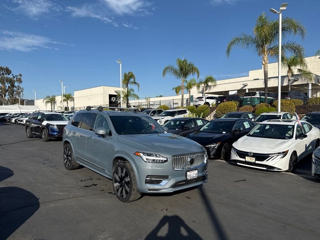 2023 VOLVO XC90