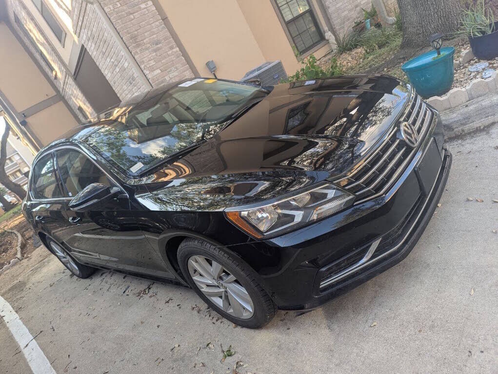 2018 VOLKSWAGEN Passat