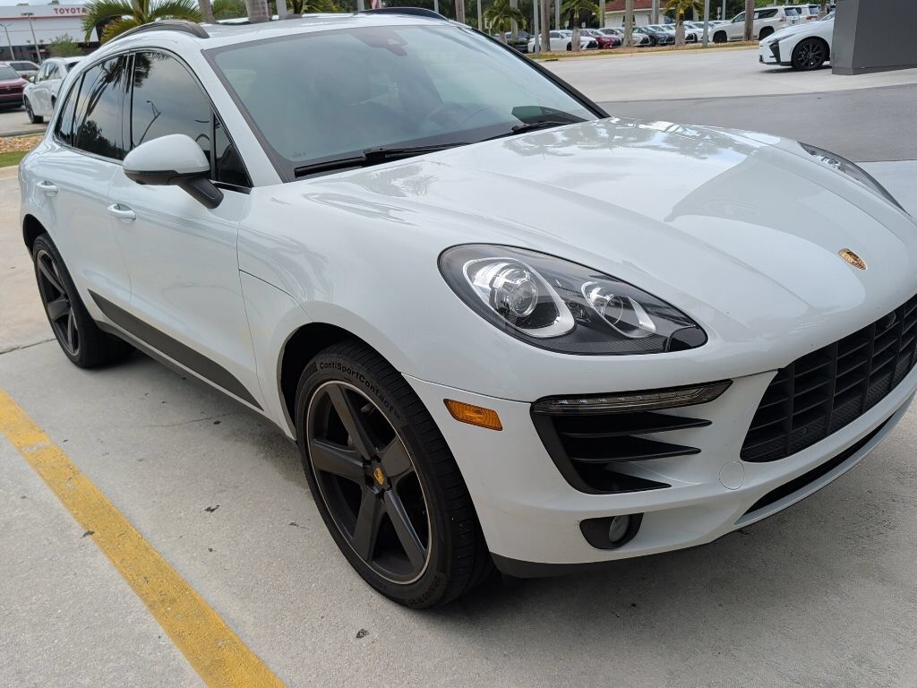 2018 PORSCHE Macan