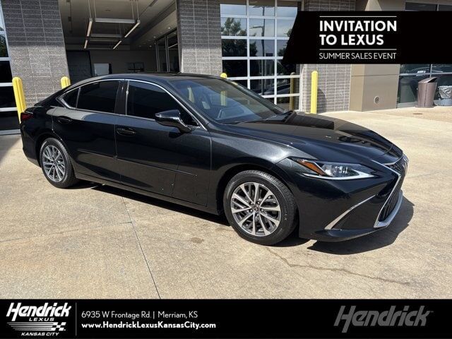 2022 LEXUS ES