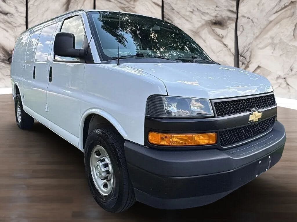 2022 CHEVROLET Express