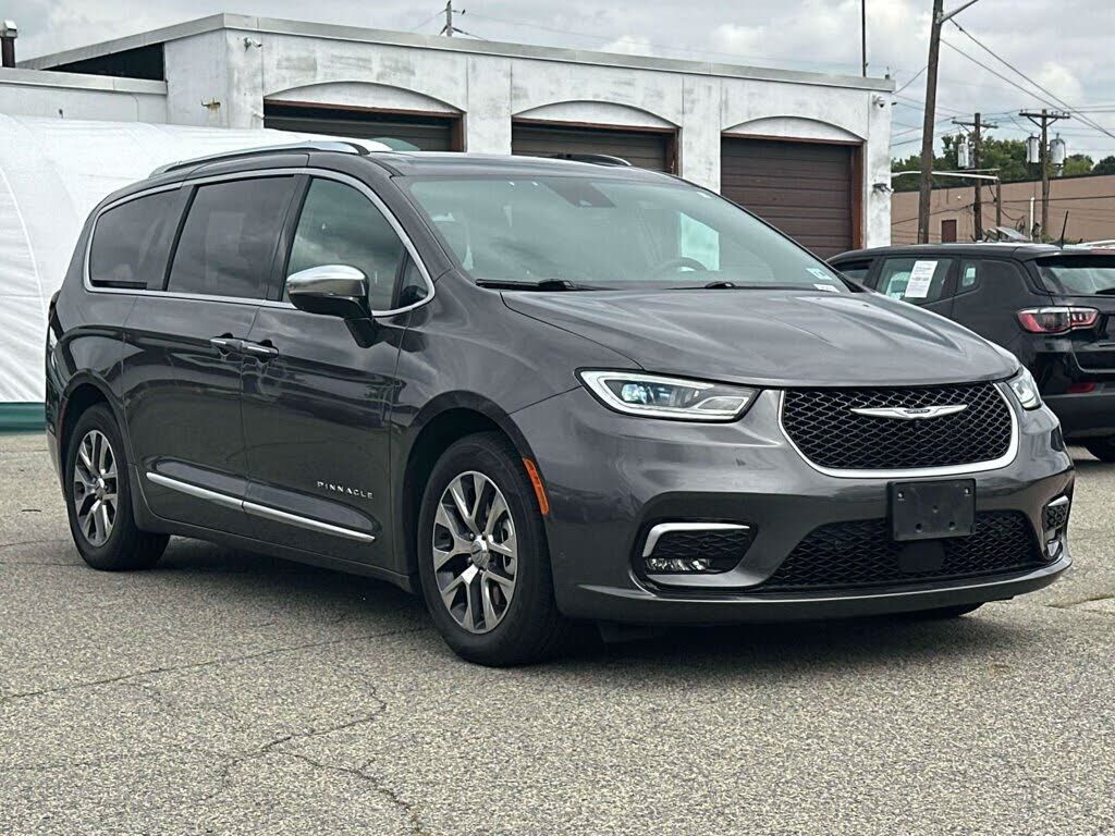 2023 CHRYSLER Pacifica