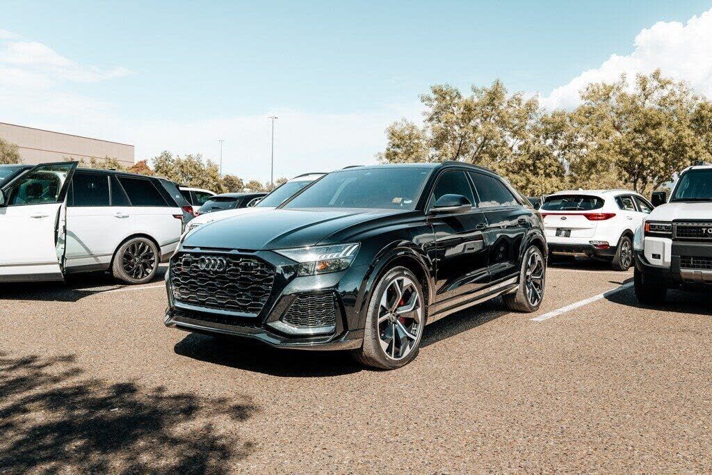 2022 AUDI RS Q8