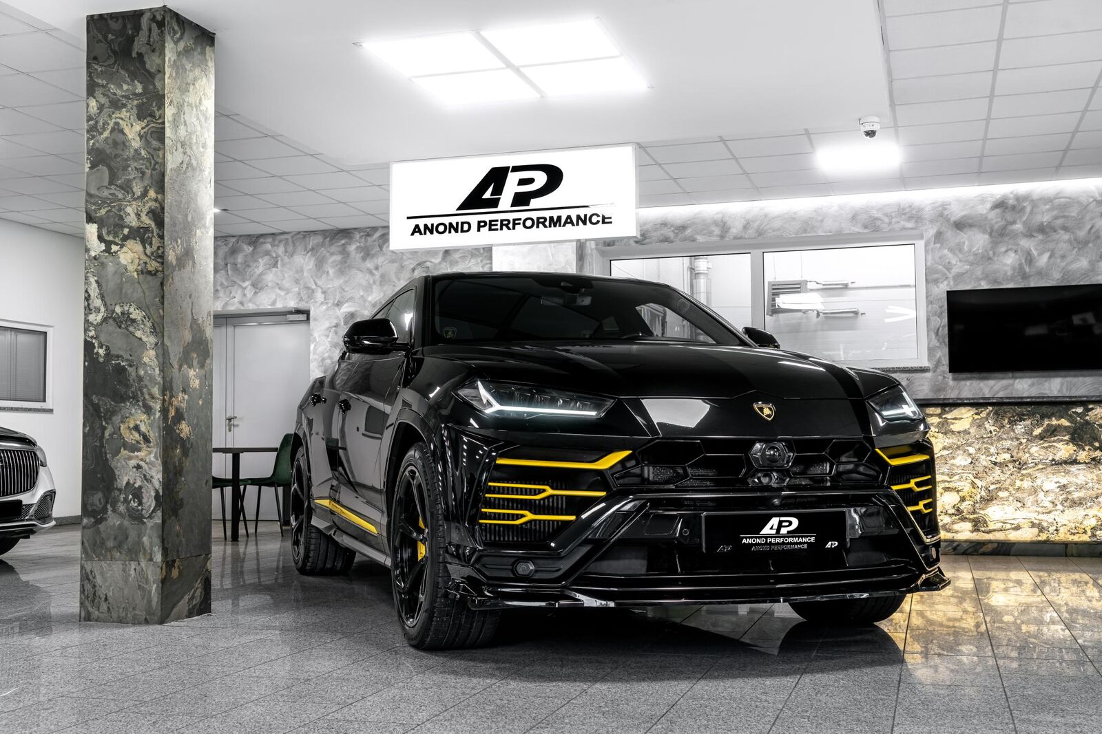 2019 LAMBORGHINI URUS