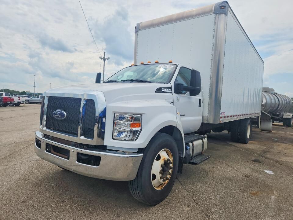 2017 FORD F-650