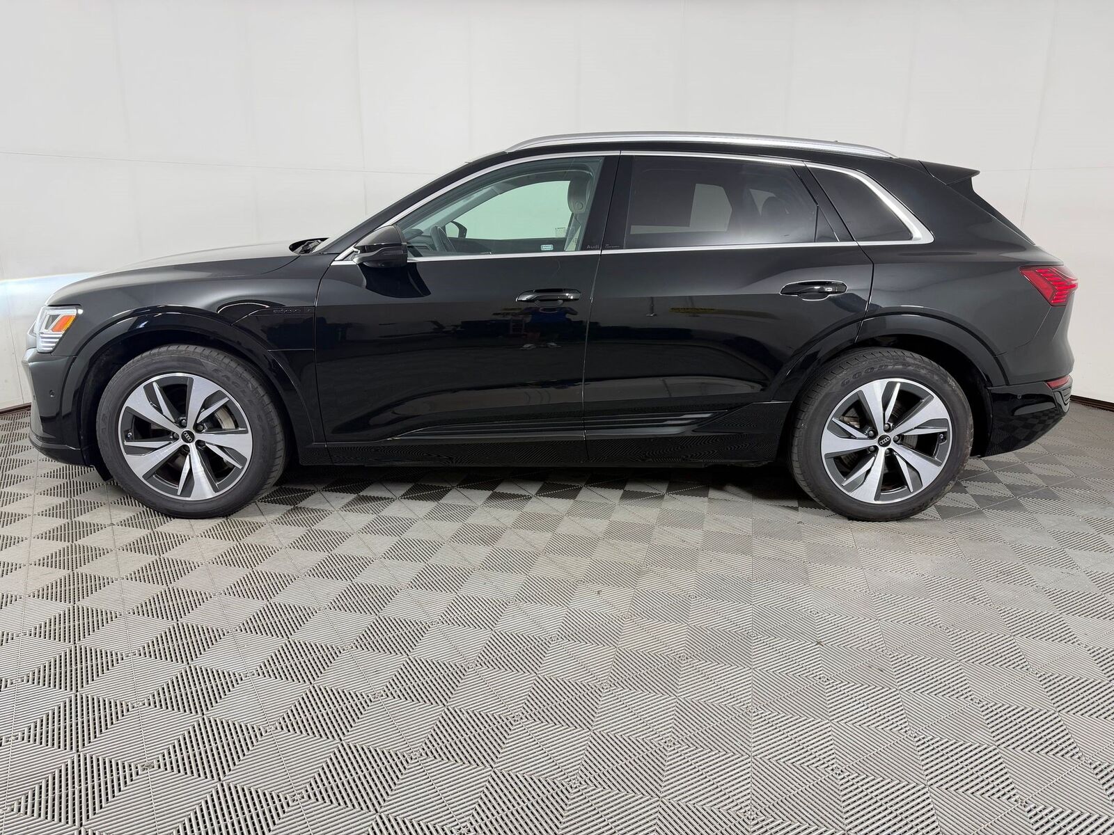 2024 Audi Q8