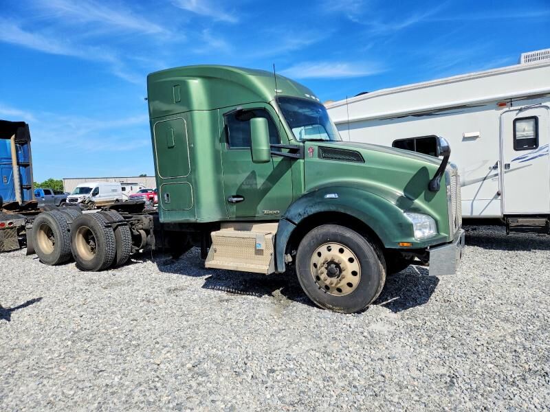 2016 KENWORTH T880