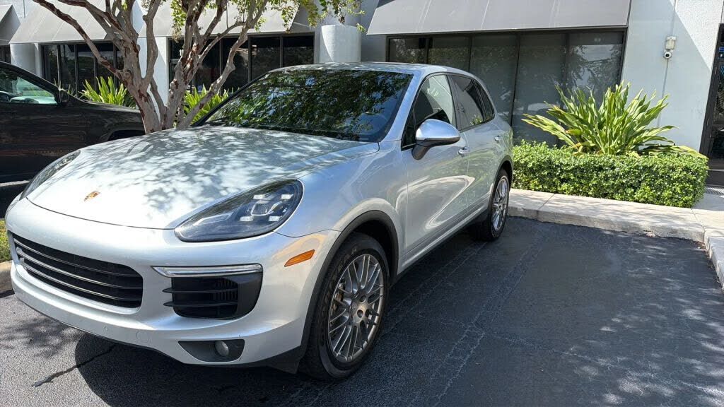 2016 PORSCHE Cayenne