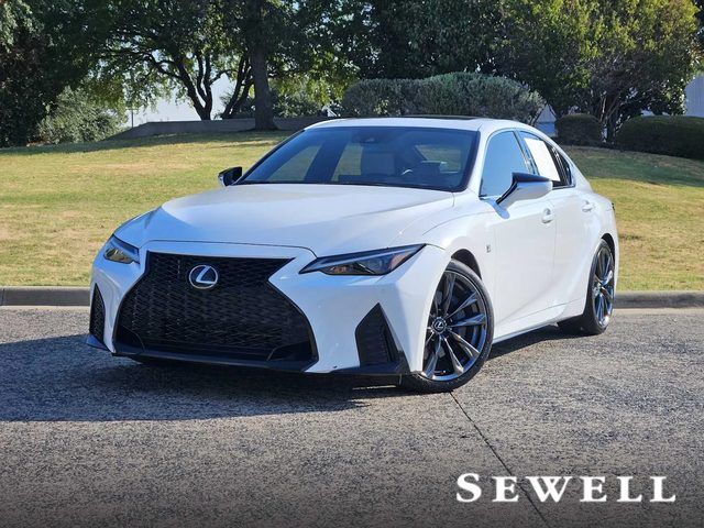 2022 LEXUS IS