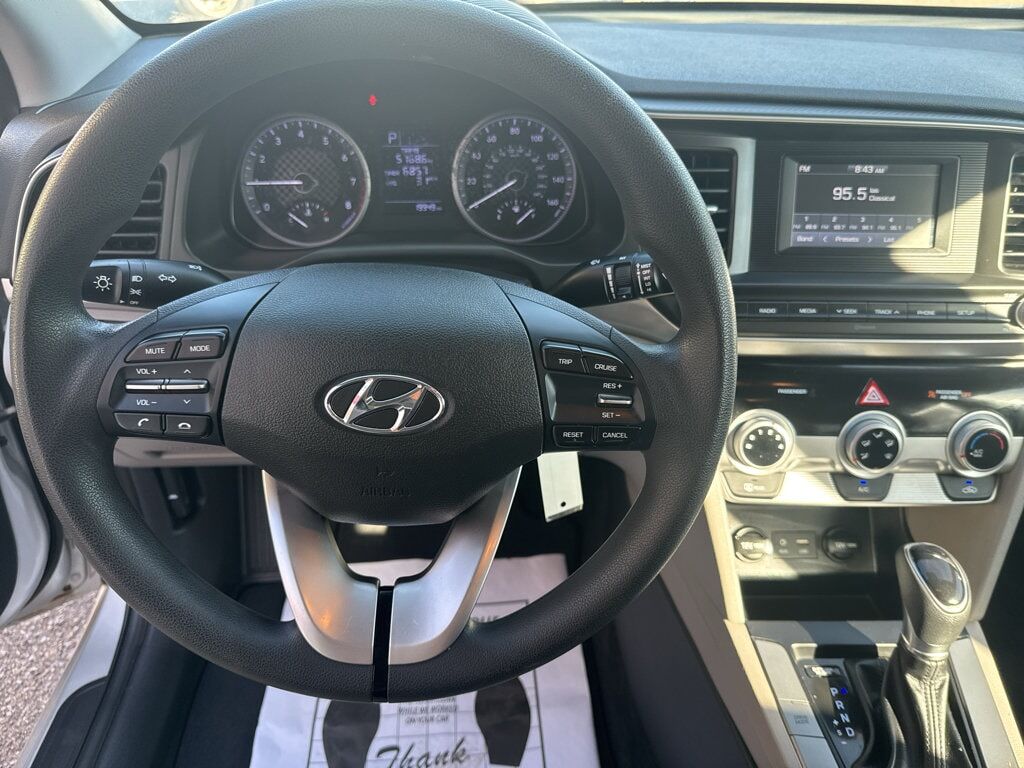 2019 HYUNDAI Elantra