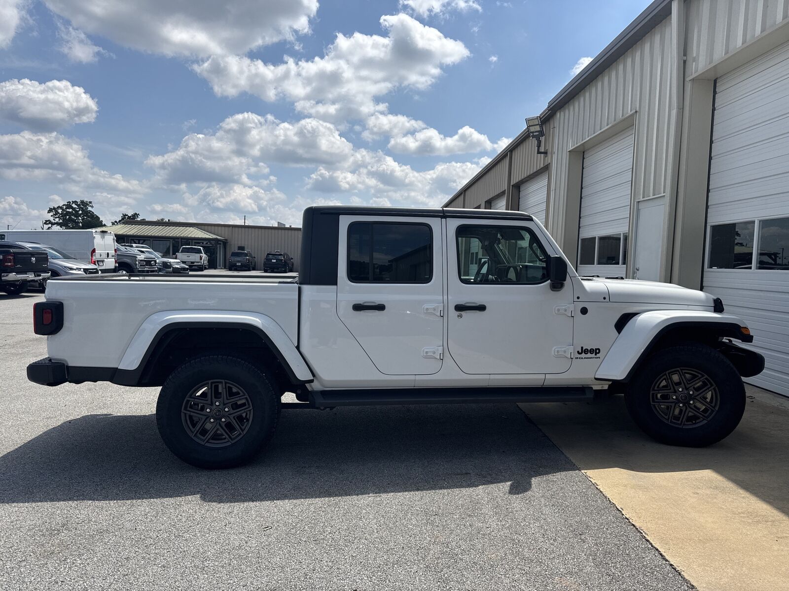 2024 JEEP Gladiator