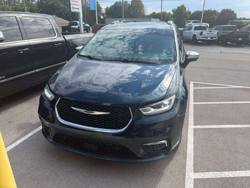 2022 CHRYSLER Pacifica