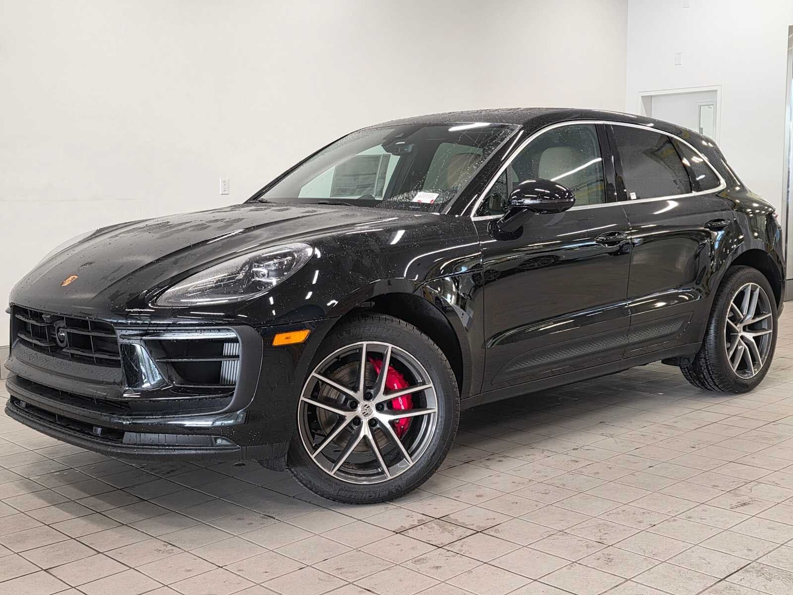2026 PORSCHE Macan