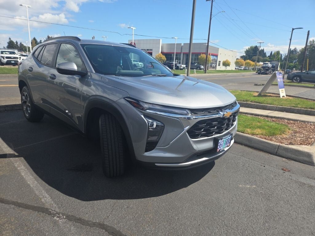 2024 CHEVROLET Trax