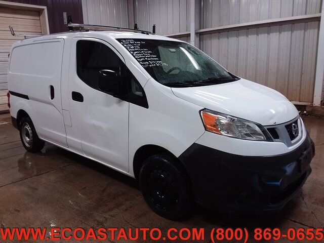 2014 NISSAN NV200
