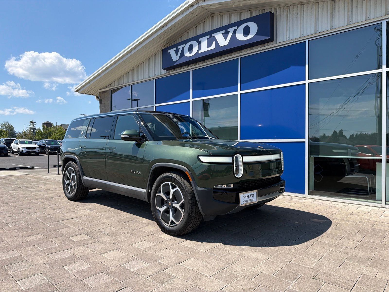 2024 RIVIAN R1S