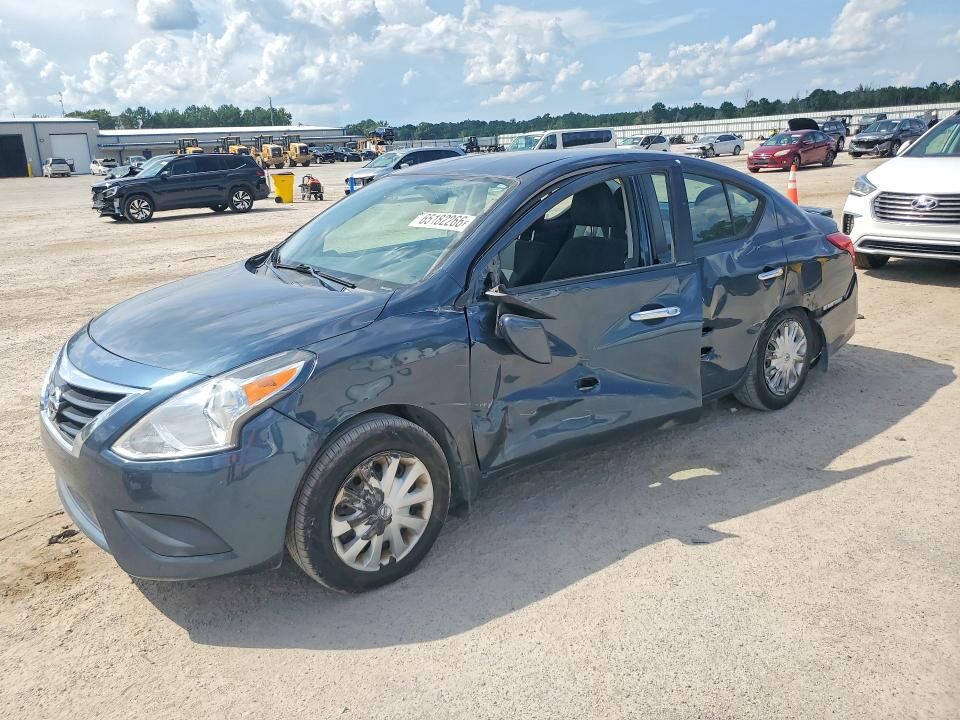 2017 NISSAN Versa