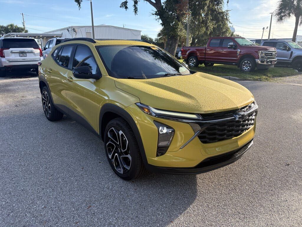 2024 CHEVROLET Trax